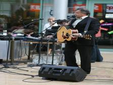 Vernisáž výstavy Vladimir Yurkovic - Men after work - Musicians 2
